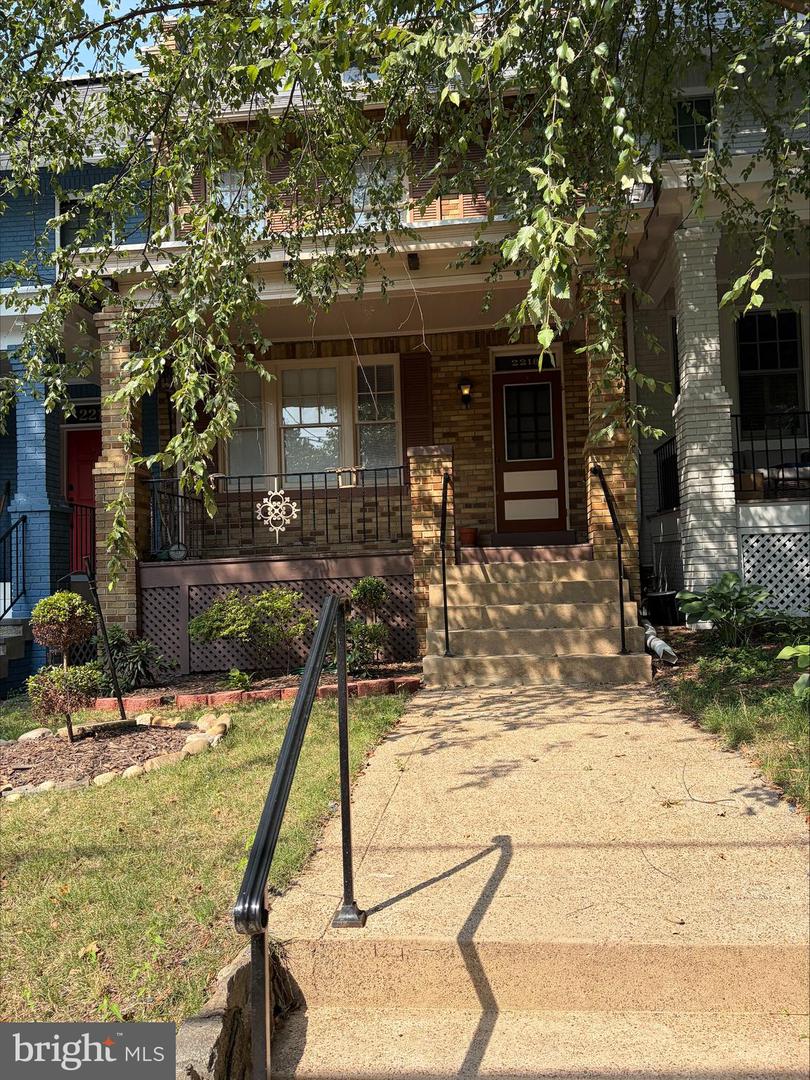 2218 NW TUNLAW RD NW Property Photo 1