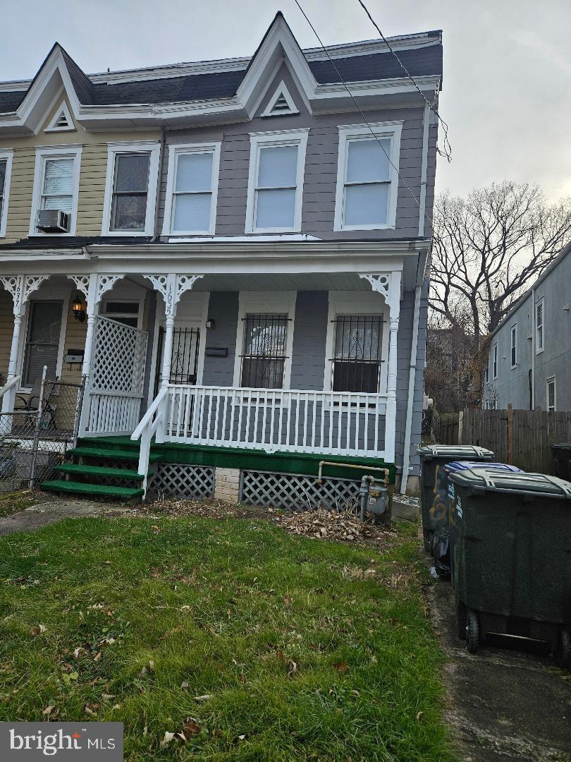 1635 U St Se Property Photo 4