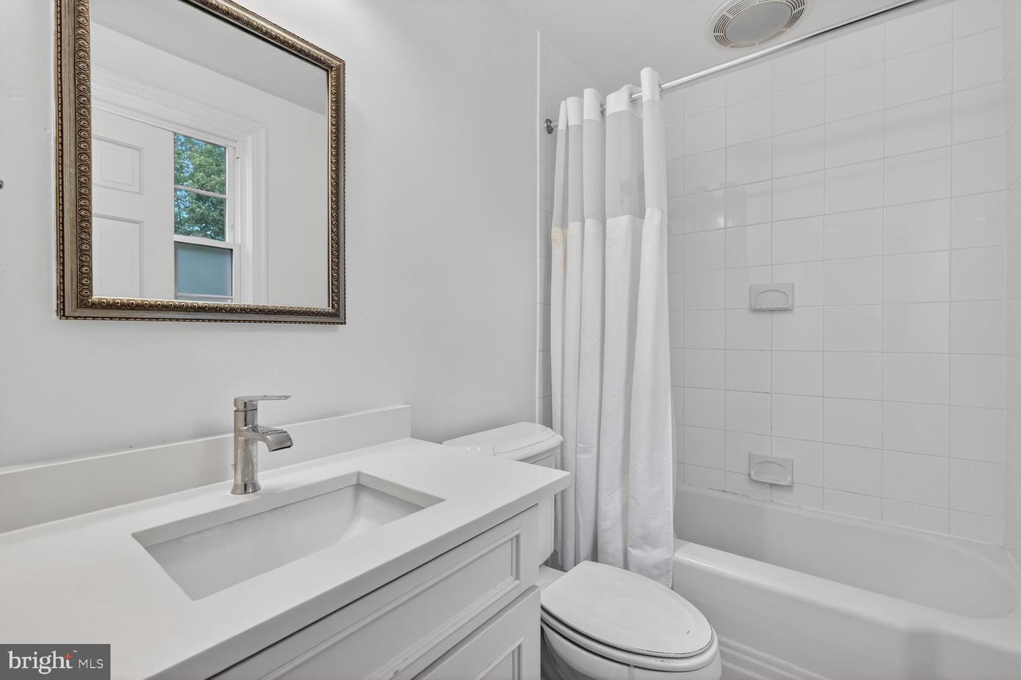 4325 47th St Nw Property Photo 16