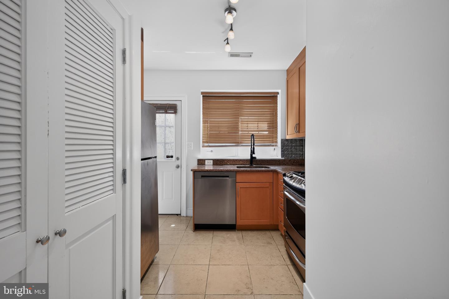 1400 Longfellow St Nw #202 Property Photo 10