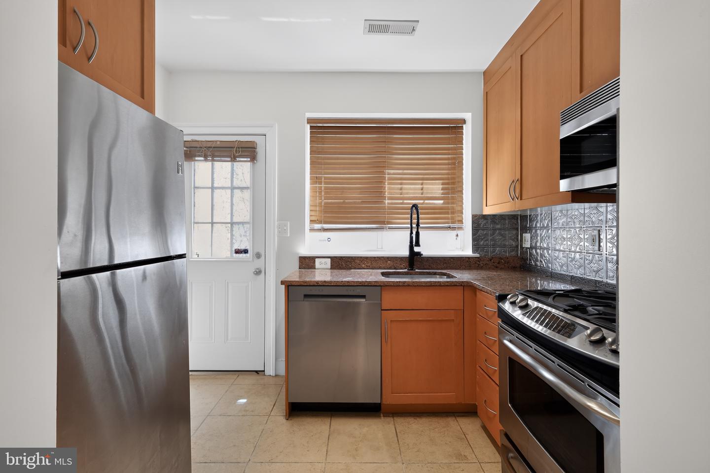 1400 Longfellow St Nw #202 Property Photo 12