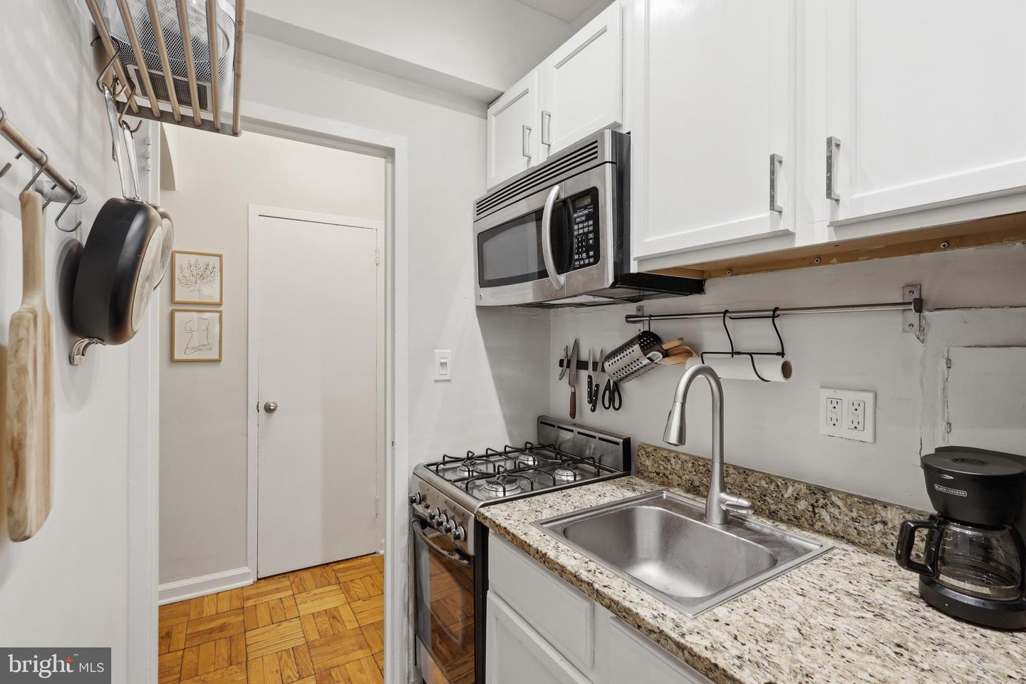 1 Scott Cir Nw #616 Property Photo 8