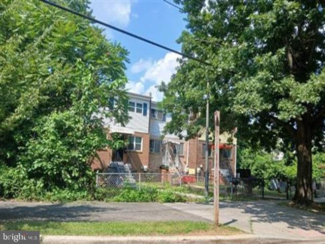 5814 Clay St Ne Property Photo 2