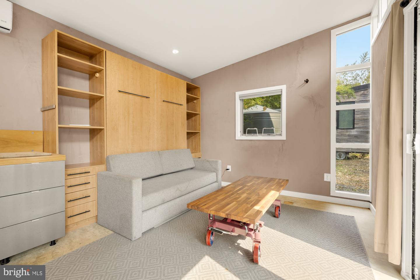 21 Evarts St Ne Property Photo 5