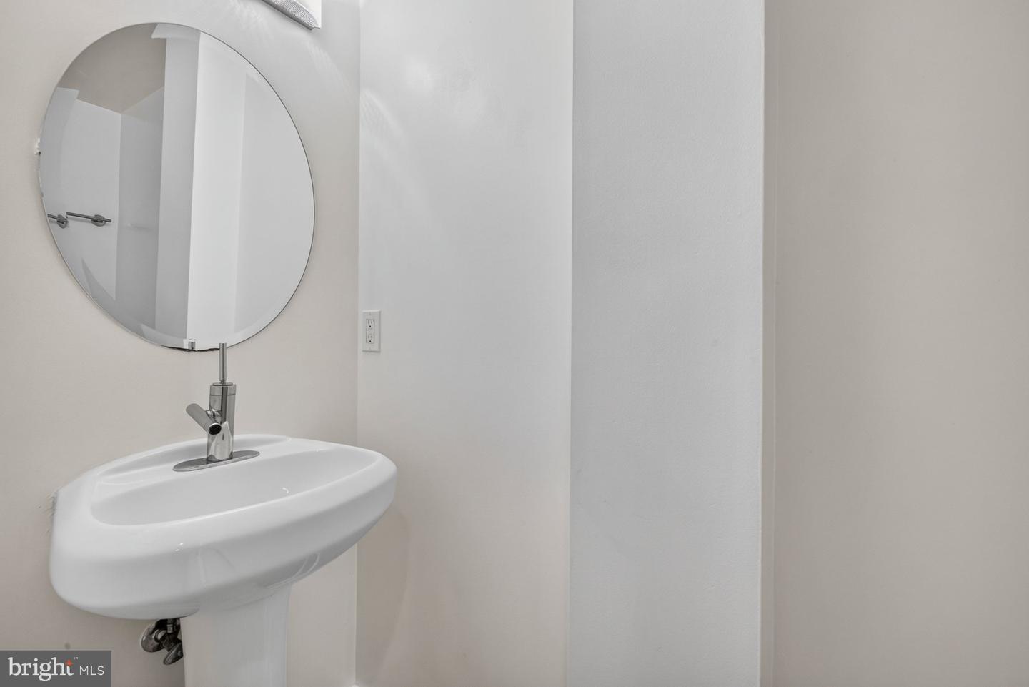 1013 V St Nw #2 Property Photo 8
