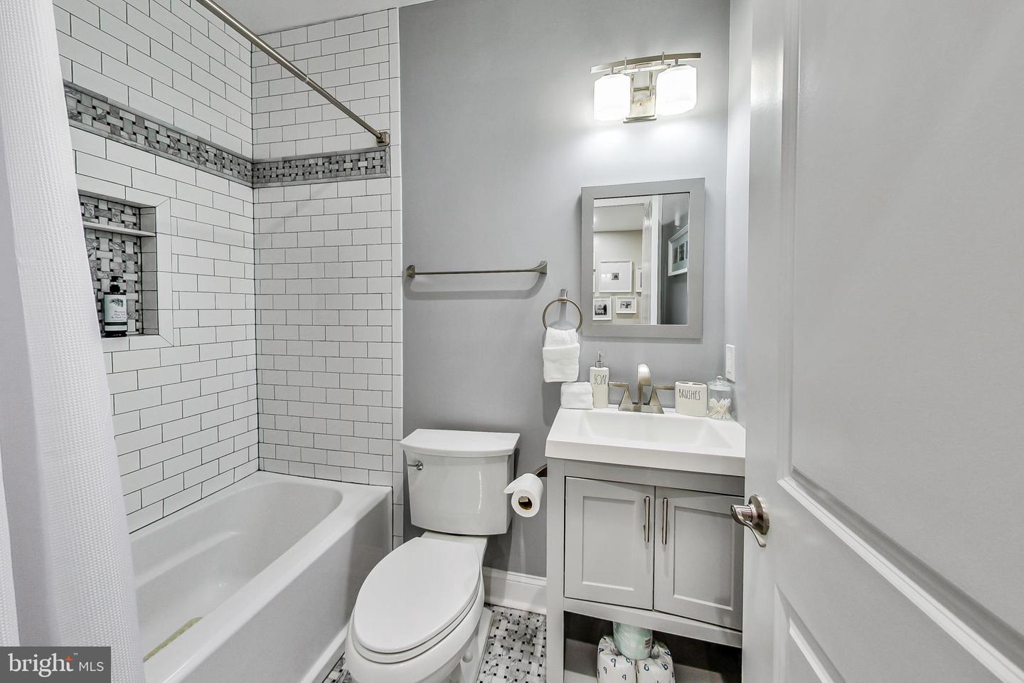 1343 Irving St Nw #2 Property Photo 7