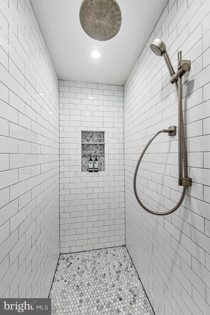 1343 Irving St Nw #2 Property Photo 11