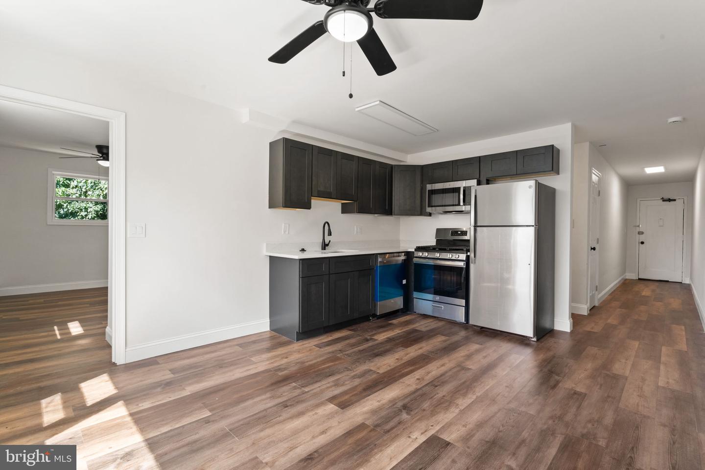 610 57th St Ne #102 Property Photo 4
