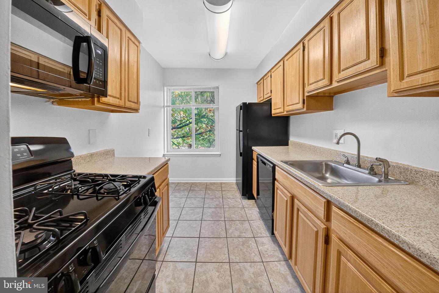 400 TAYLOR ST NE #Q42 Property Photo 1