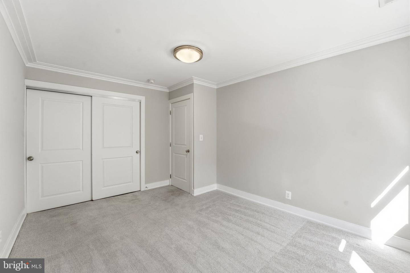 14 S St Ne #201 Property Photo 17