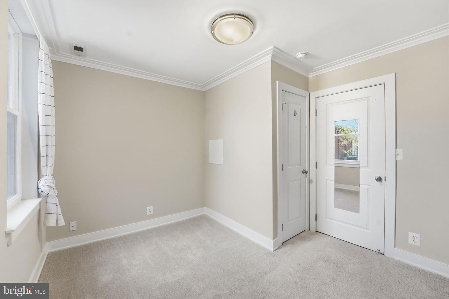 14 S St Ne #201 Property Photo 22