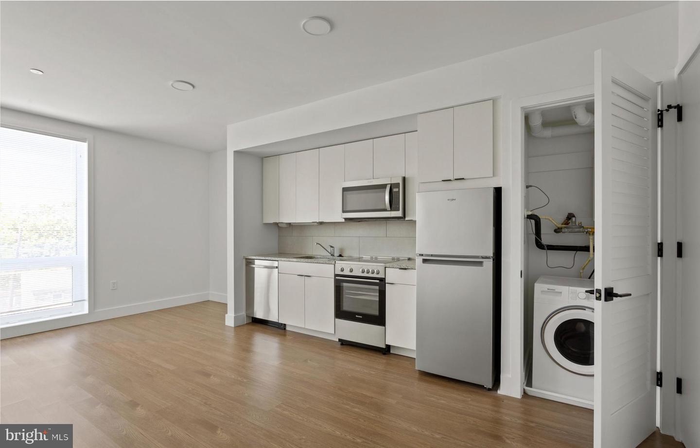 2415 37th St Nw #205 Property Photo 9