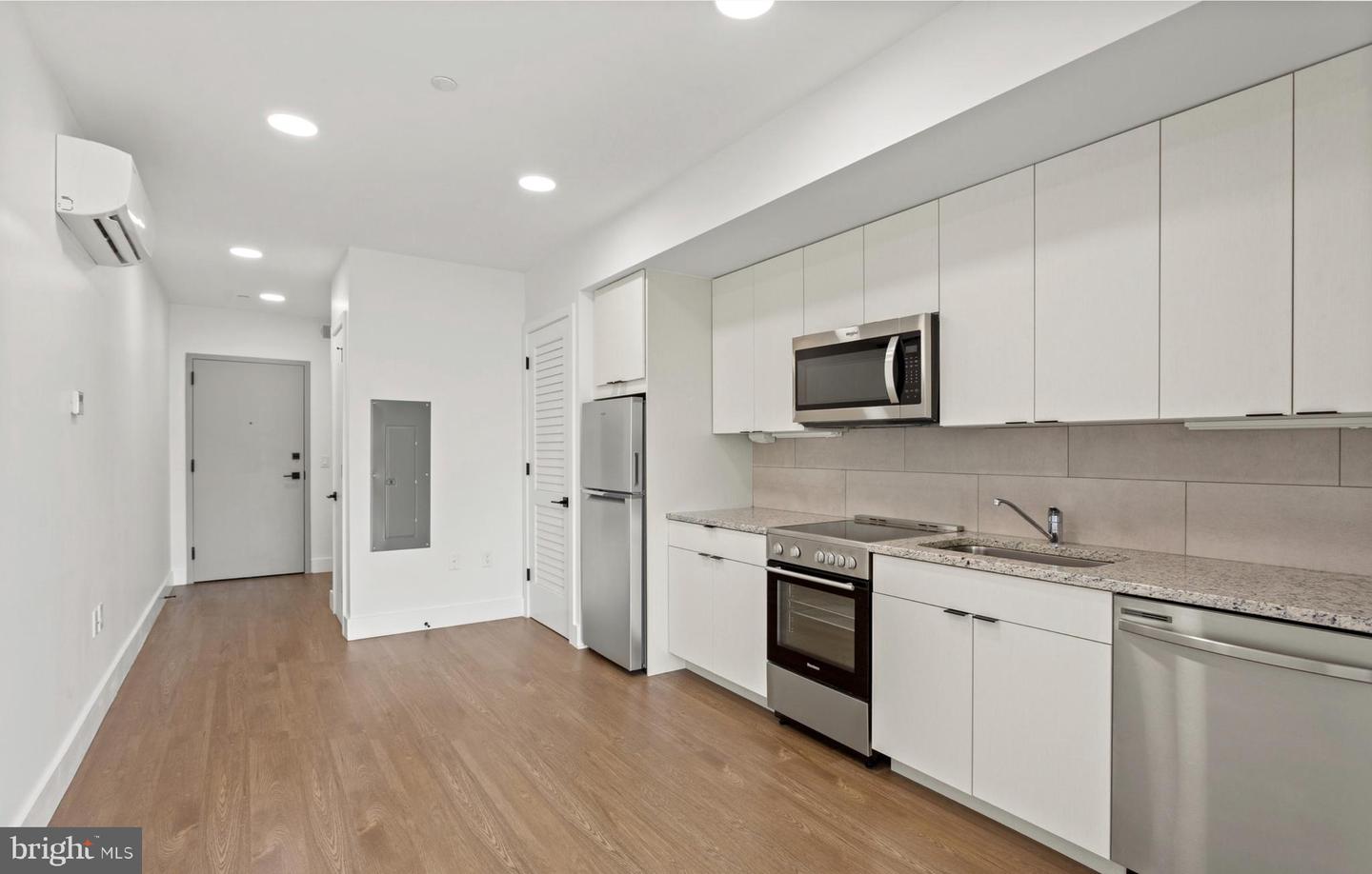 2415 37th St Nw #205 Property Photo 11
