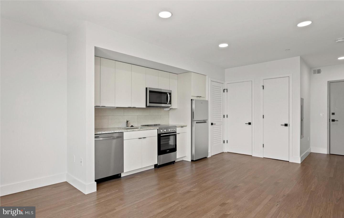 2415 37th St Nw #205 Property Photo 13