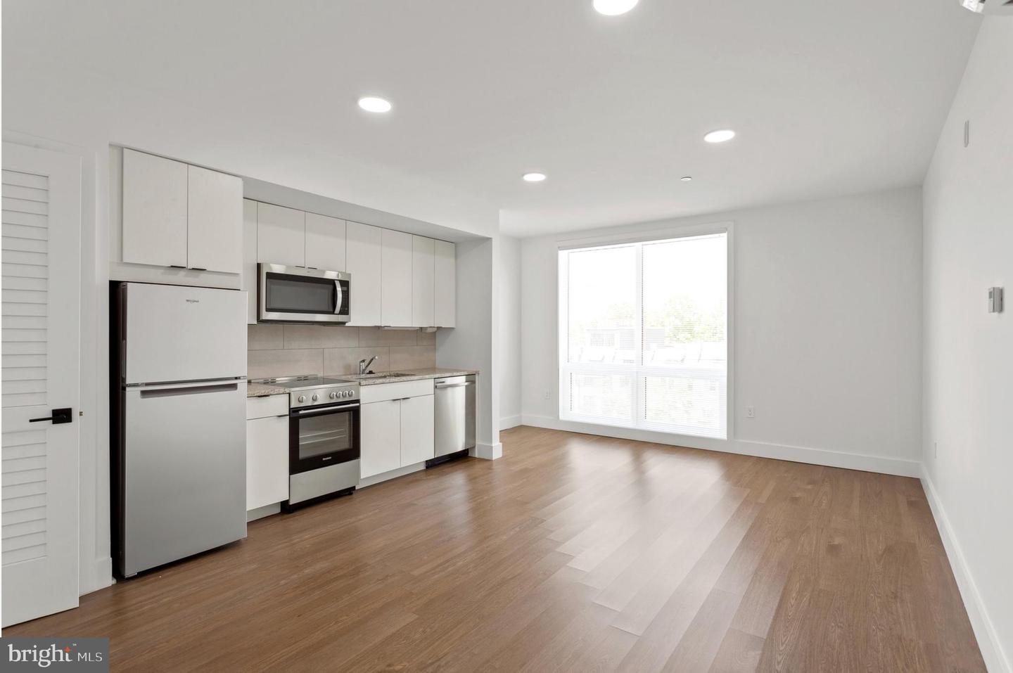 2415 37th St Nw #205 Property Photo 14