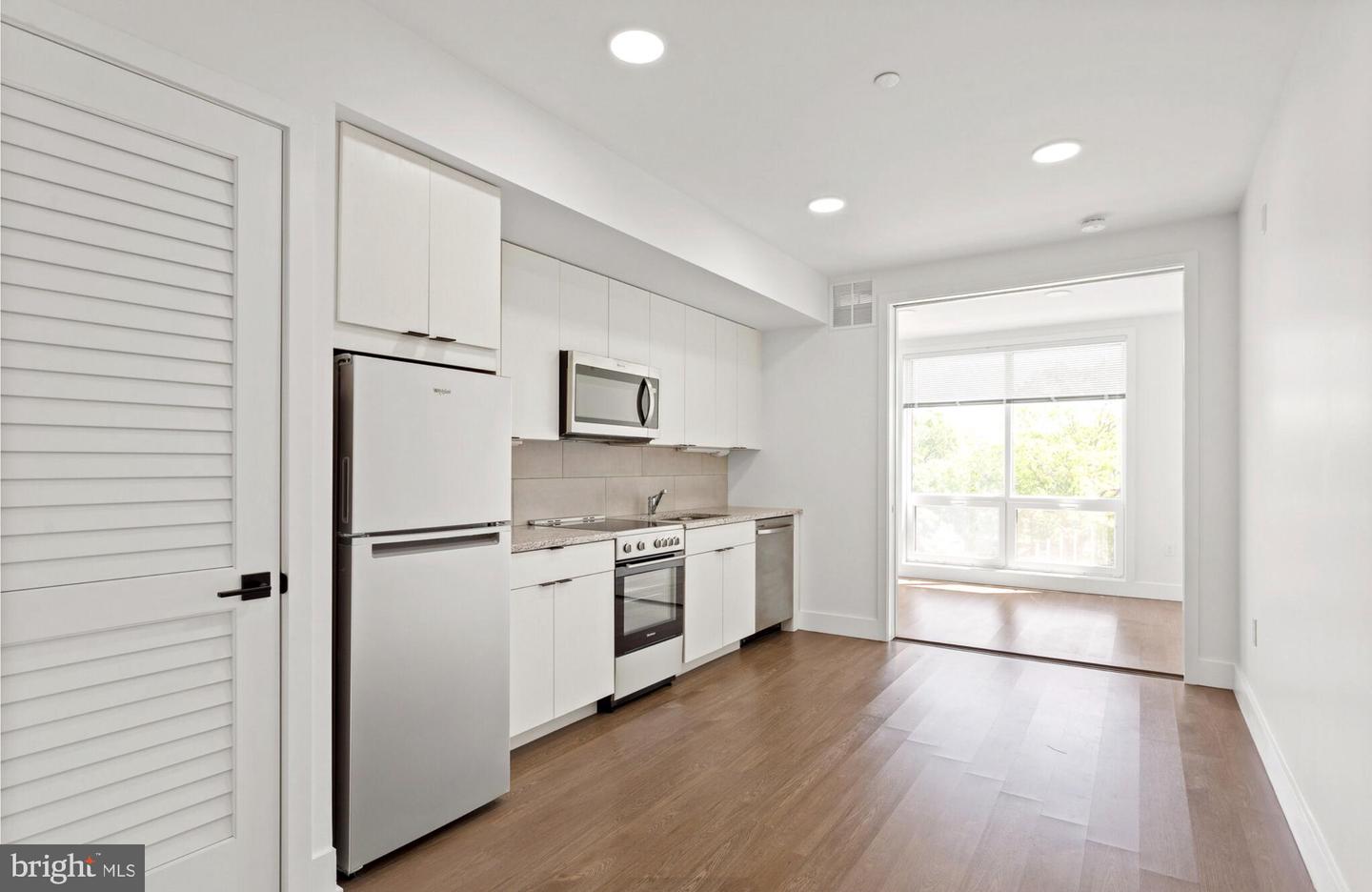 2415 37th St Nw #205 Property Photo 15