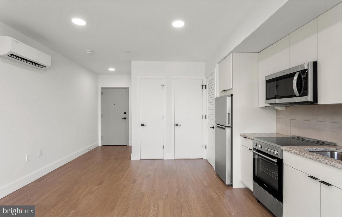 2415 37th St Nw #205 Property Photo 17