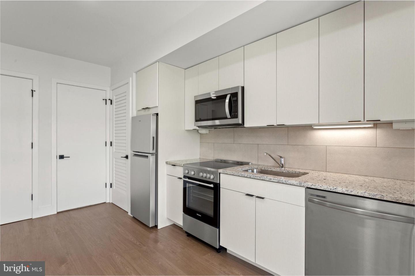 2415 37th St Nw #205 Property Photo 18