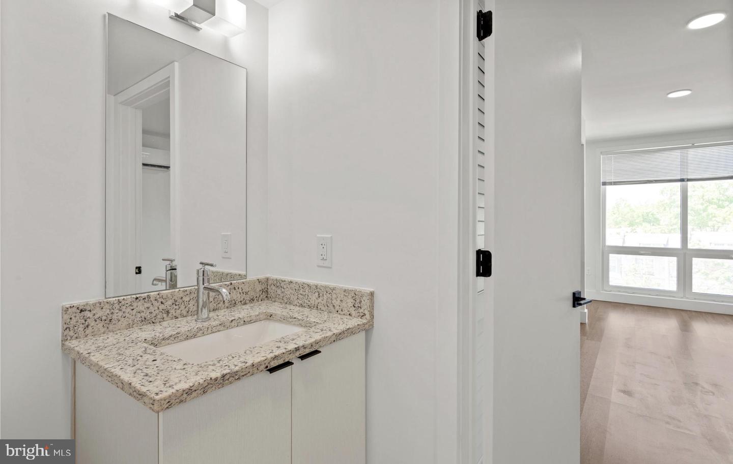 2415 37th St Nw #205 Property Photo 25