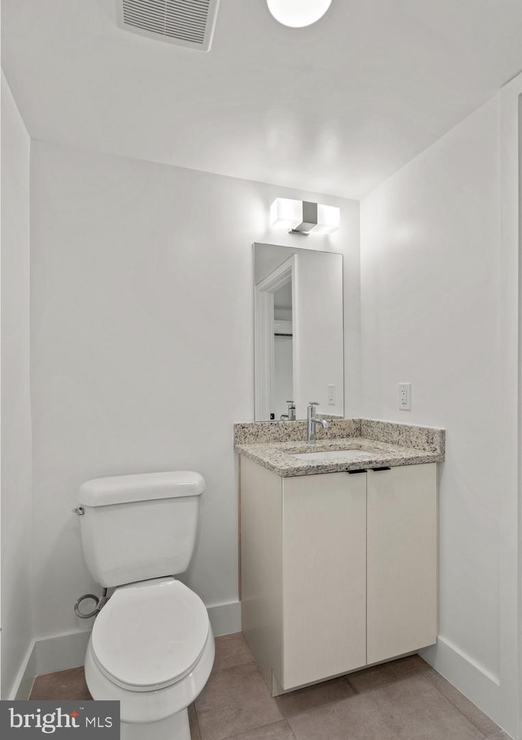 2415 37th St Nw #205 Property Photo 26