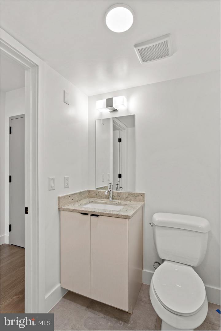 2415 37th St Nw #205 Property Photo 27
