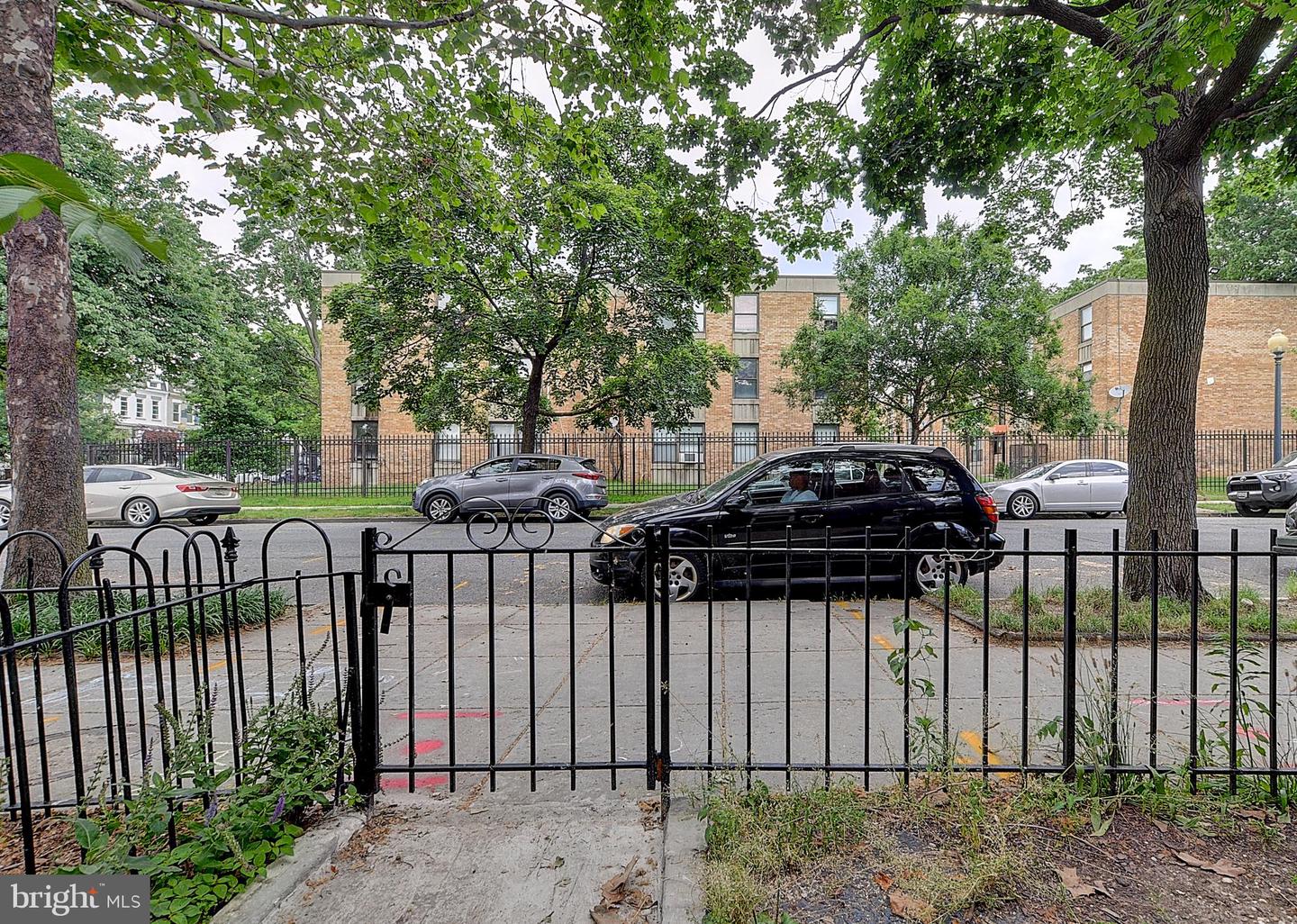 1209 I St Se Property Photo 3