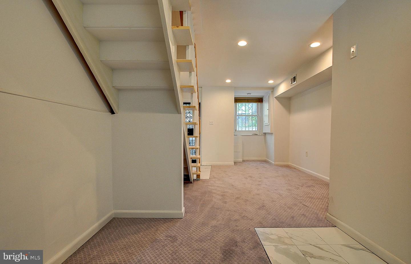 1209 I St Se Property Photo 7