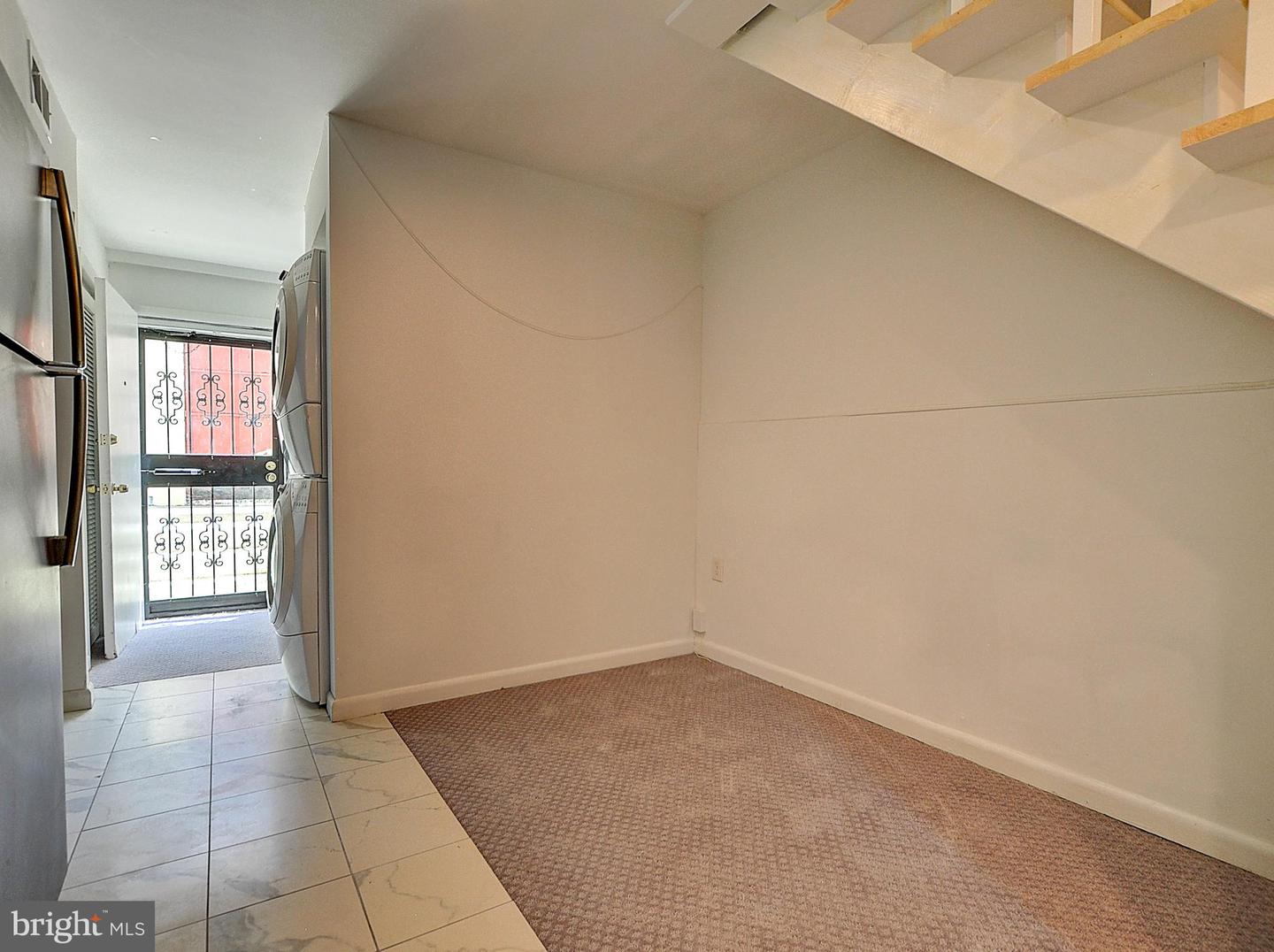 1209 I St Se Property Photo 8