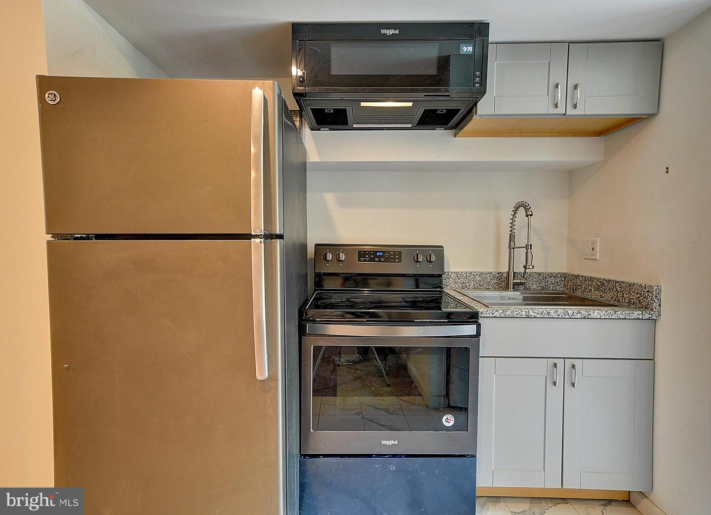 1209 I St Se Property Photo 9