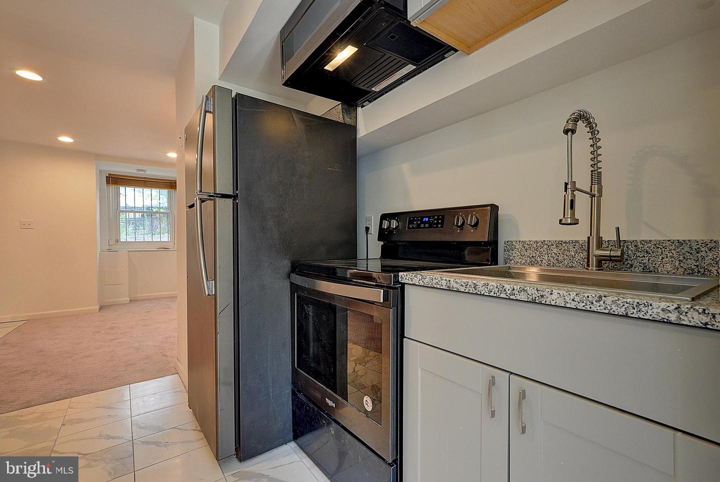 1209 I St Se Property Photo 10