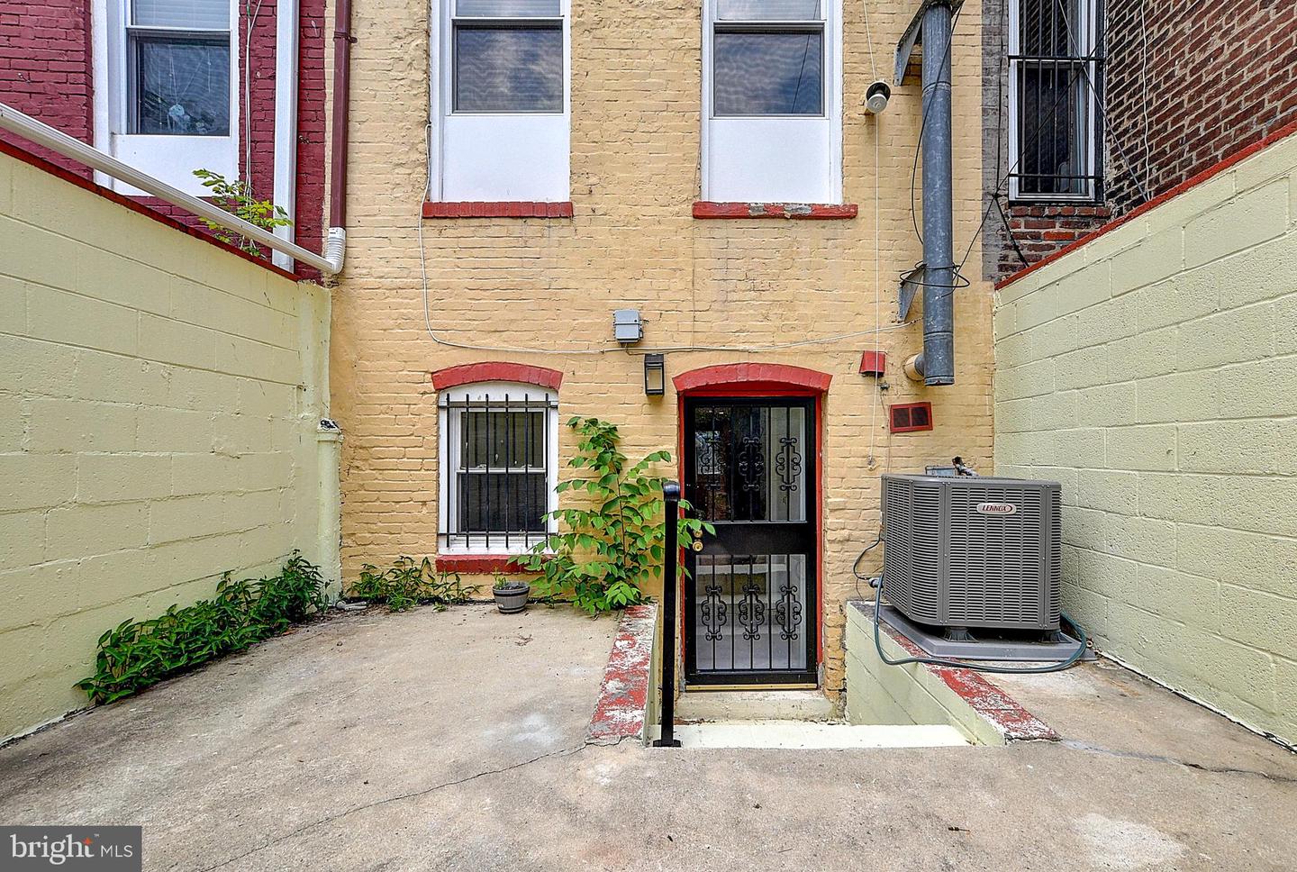 1209 I St Se Property Photo 15
