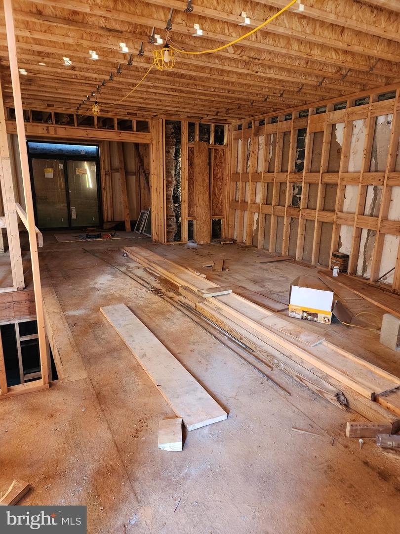 1616 E St Ne Property Photo 7