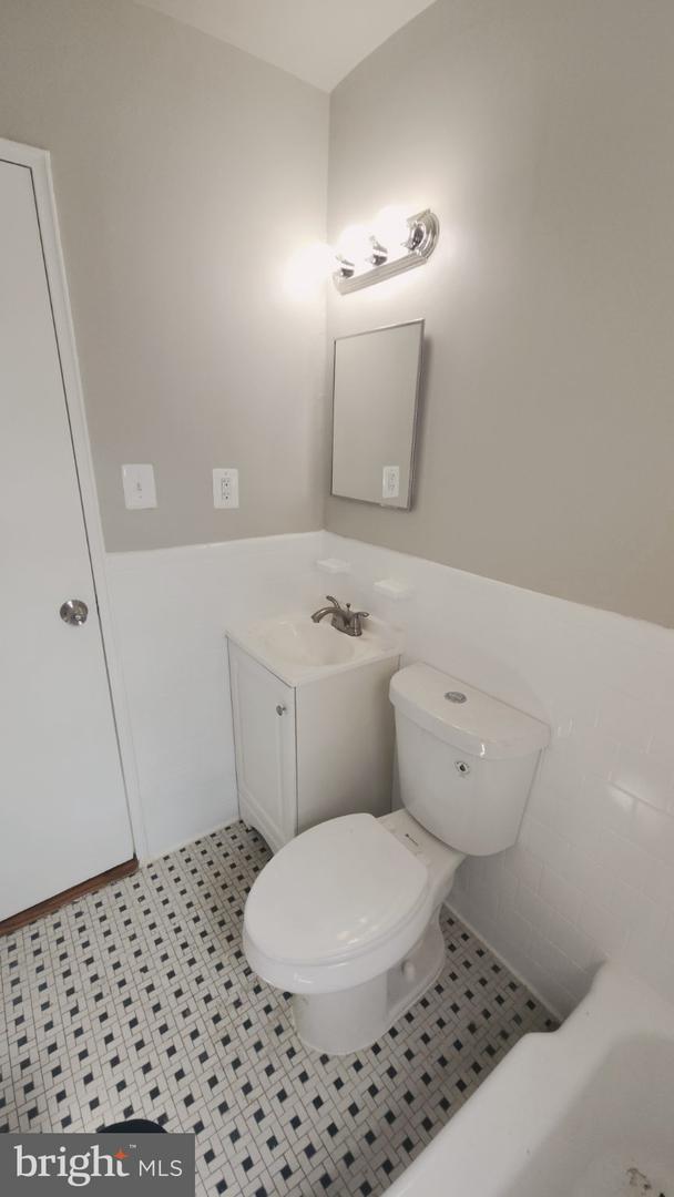 920 Madison St Nw #301 Property Photo 14