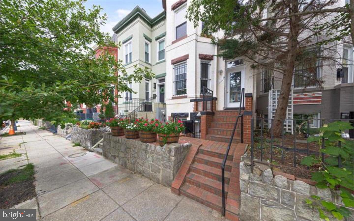 3633 11th St Nw #a Property Photo 2