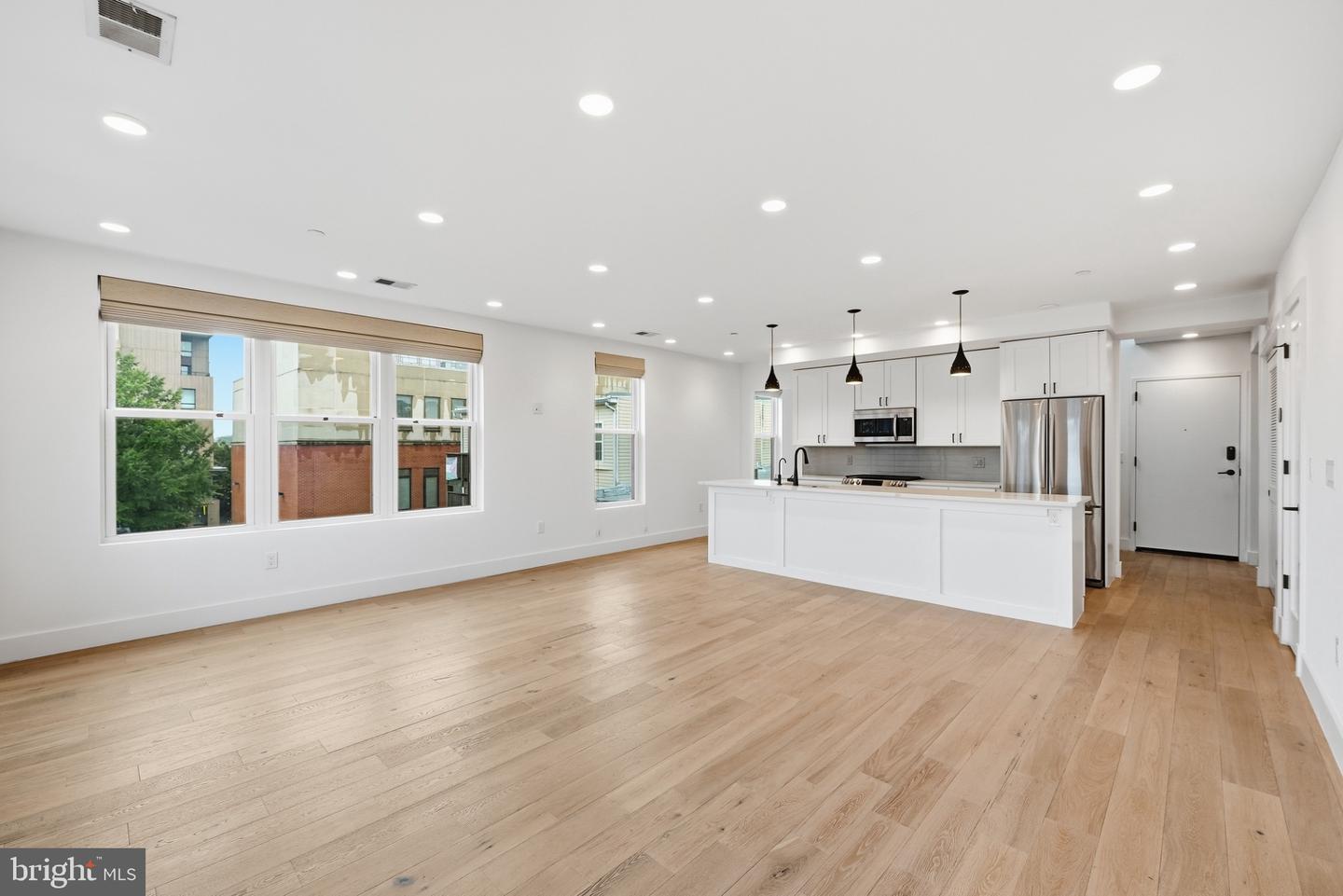 646 Newton Pl Nw #303 Property Photo 10