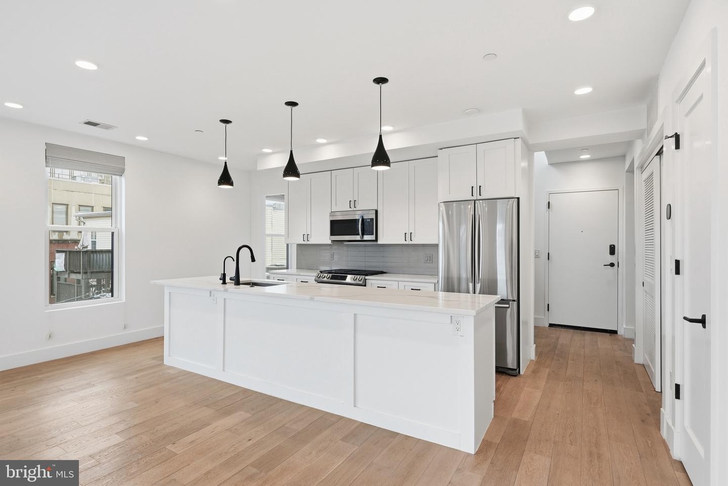 646 Newton Pl Nw #303 Property Photo 13
