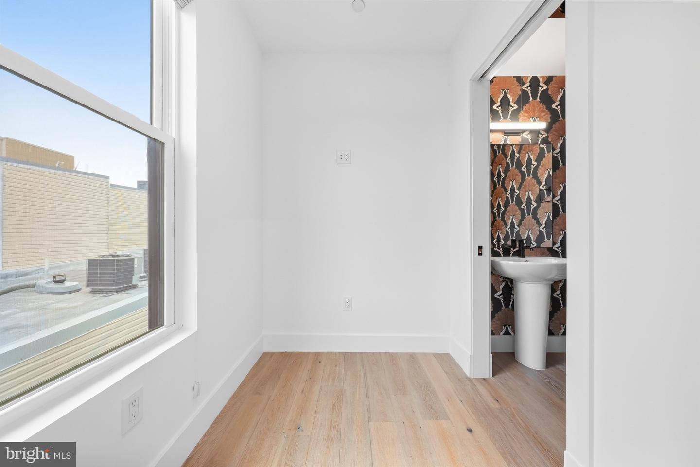 646 Newton Pl Nw #303 Property Photo 17