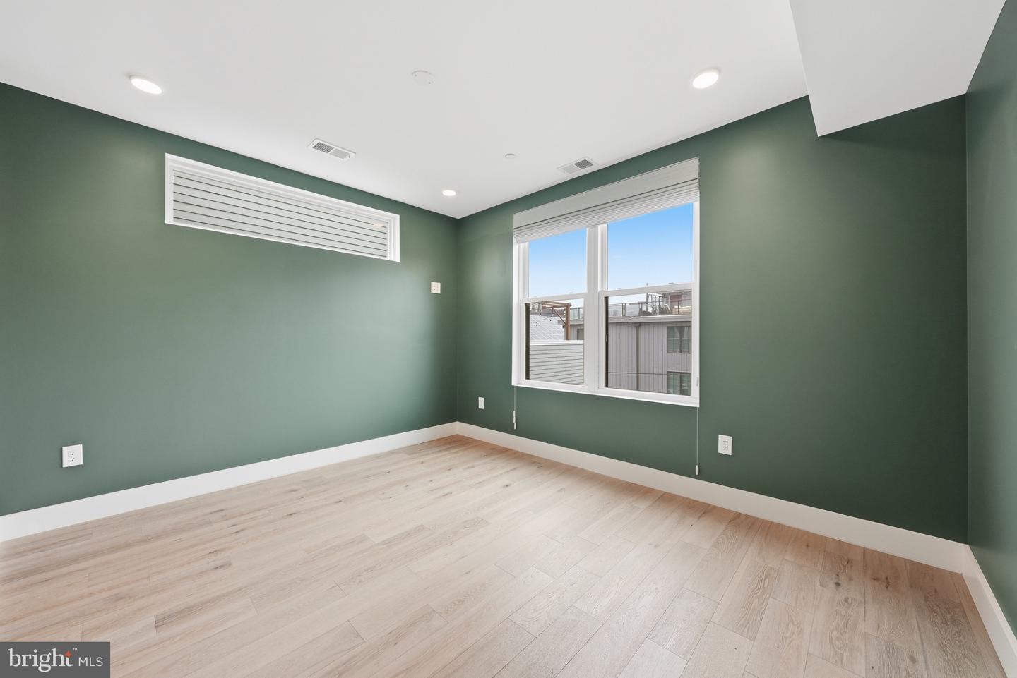 646 Newton Pl Nw #303 Property Photo 19