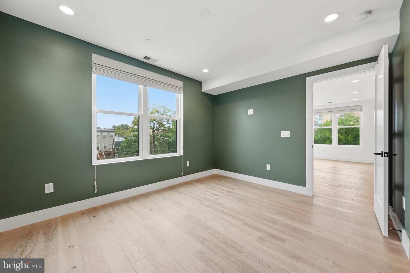 646 Newton Pl Nw #303 Property Photo 20