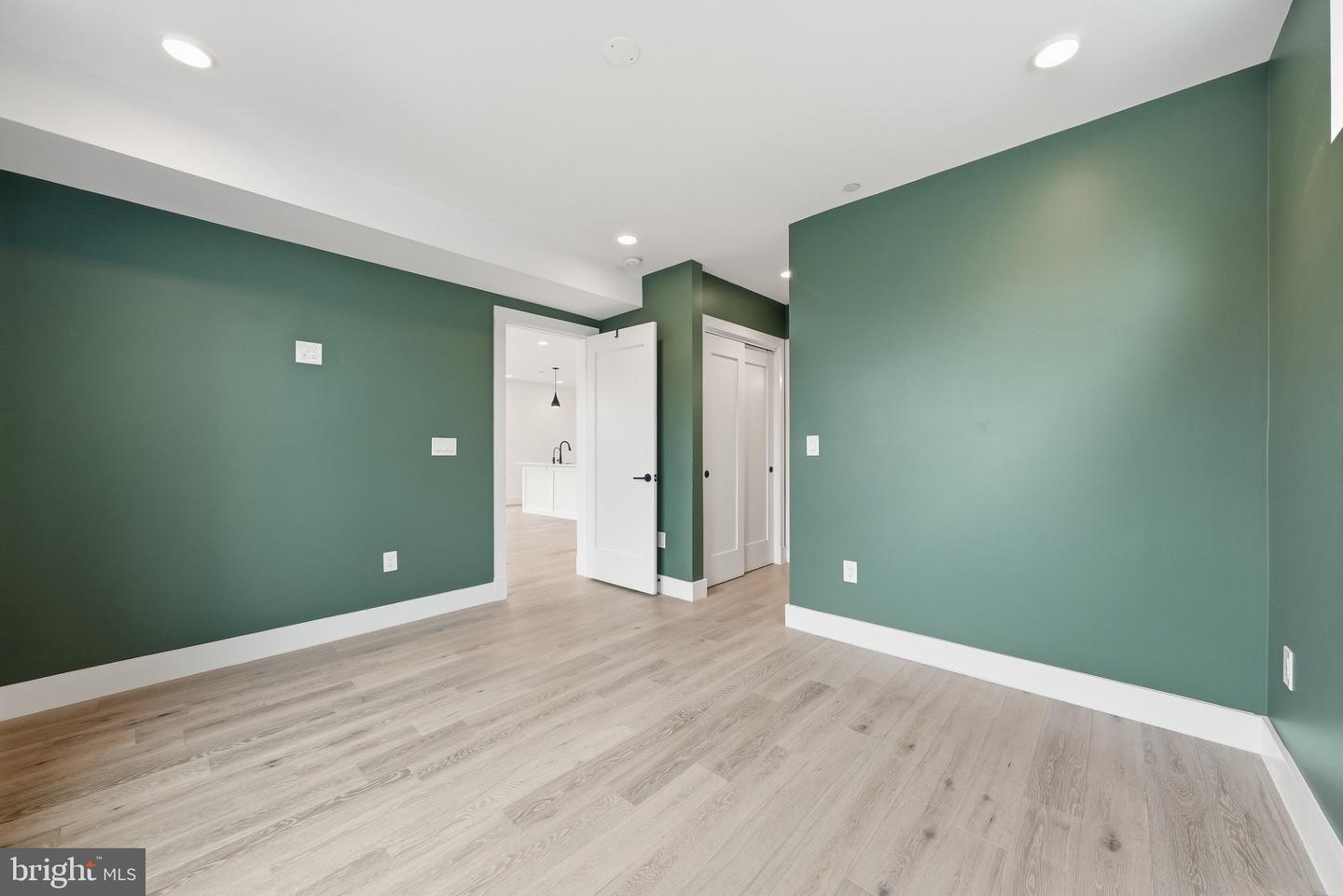 646 Newton Pl Nw #303 Property Photo 21