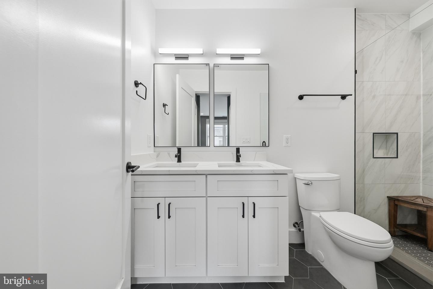 646 Newton Pl Nw #303 Property Photo 23