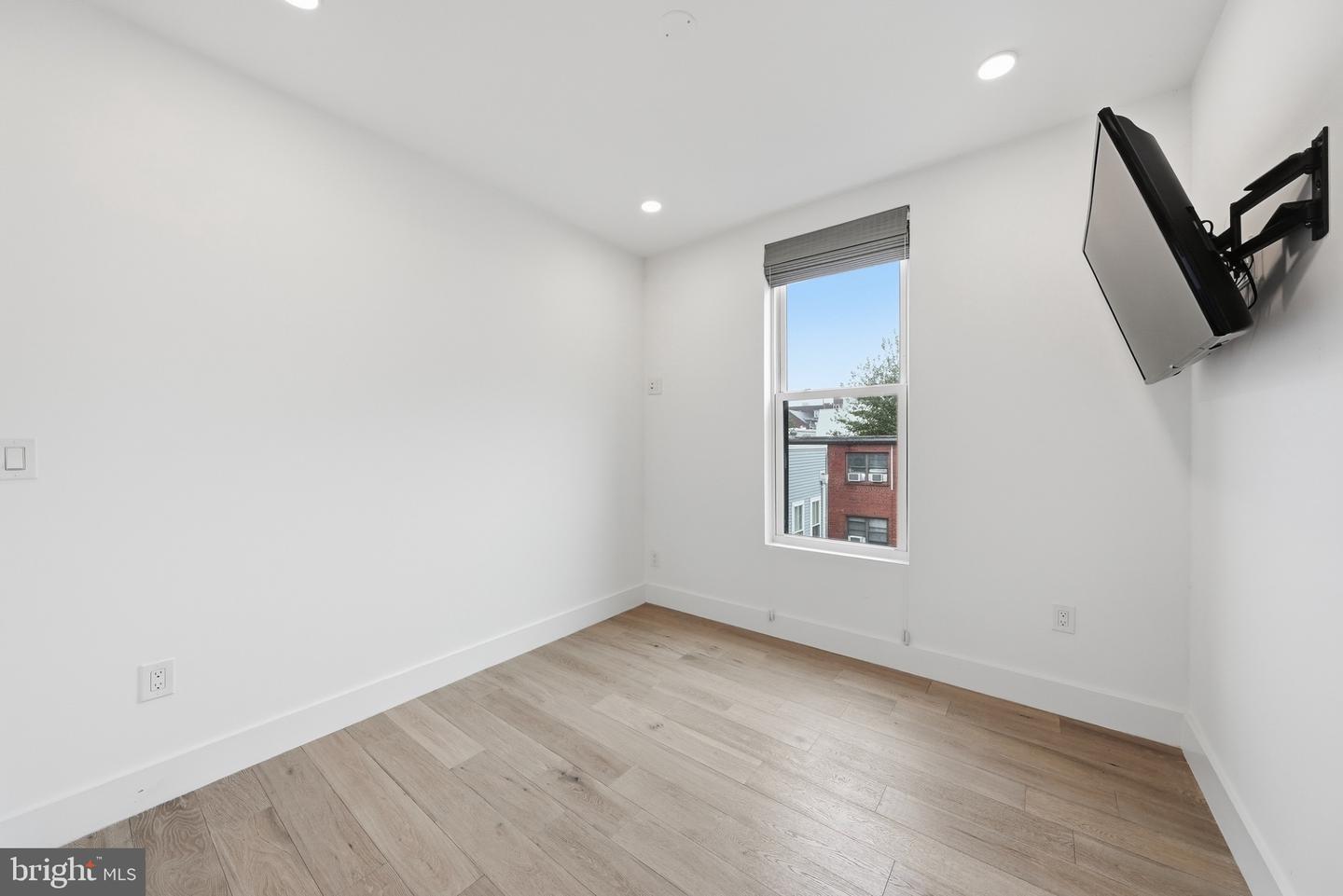 646 Newton Pl Nw #303 Property Photo 24