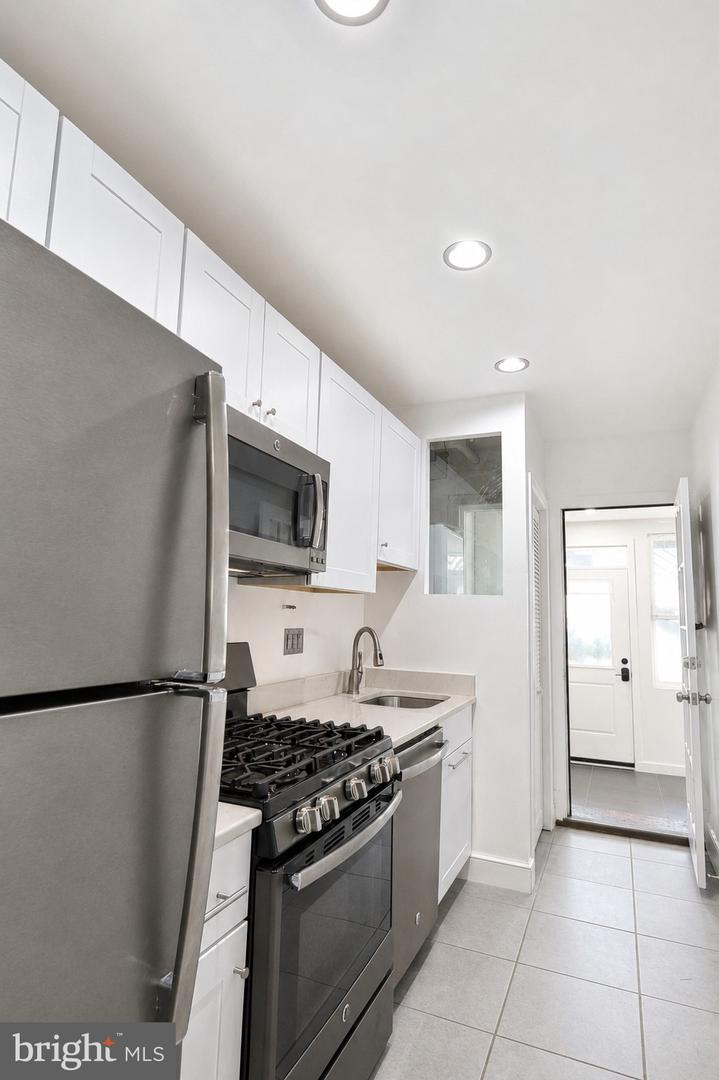 2228 40th St Nw #2 Property Photo 12