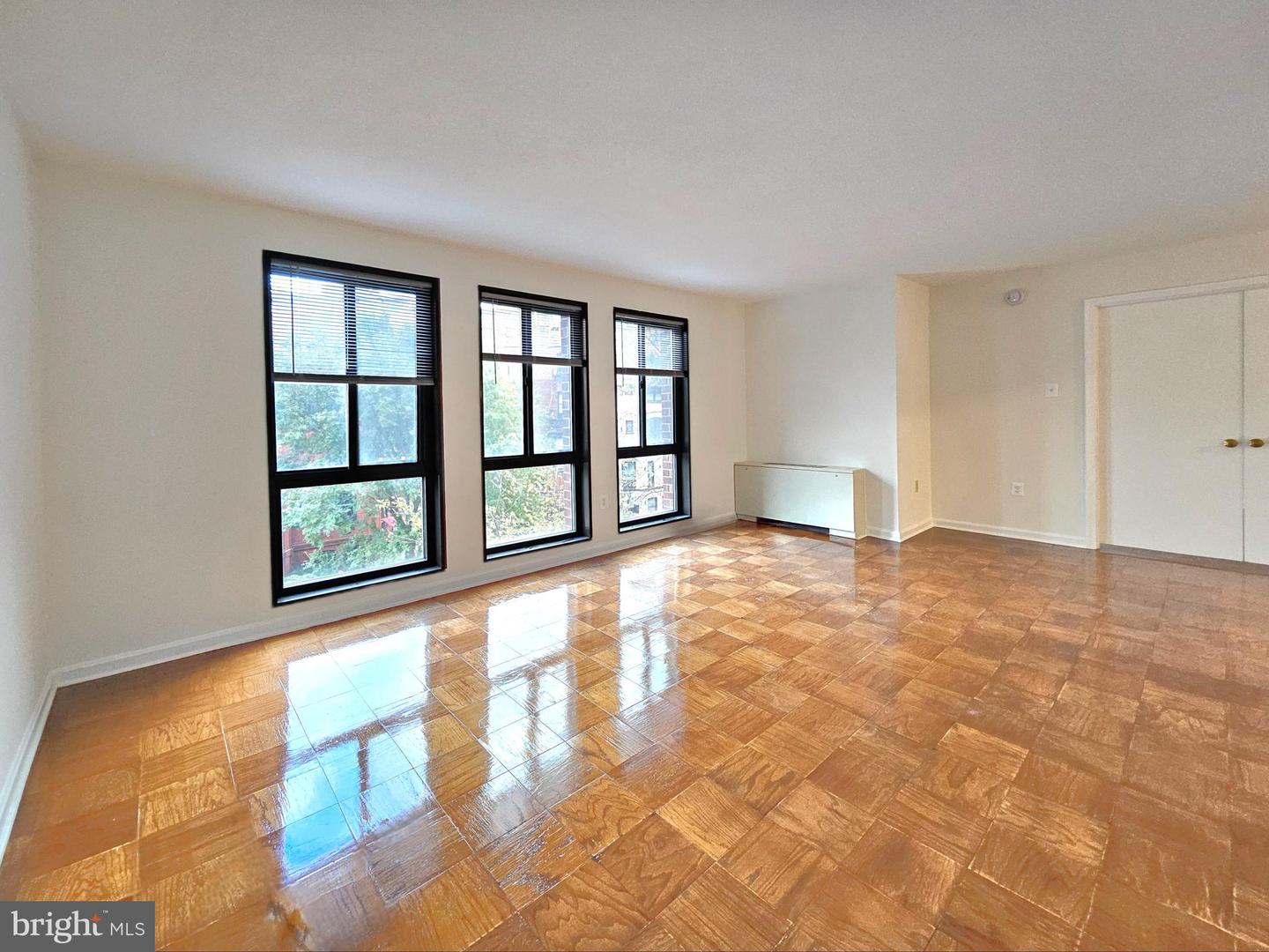 1280 21st St Nw #402 Property Photo 3