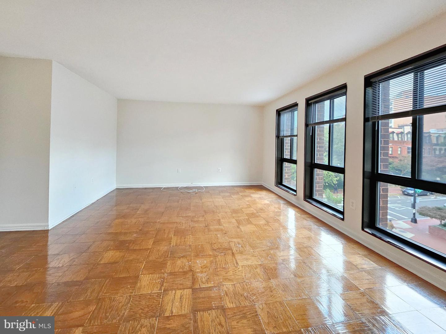 1280 21st St Nw #402 Property Photo 5