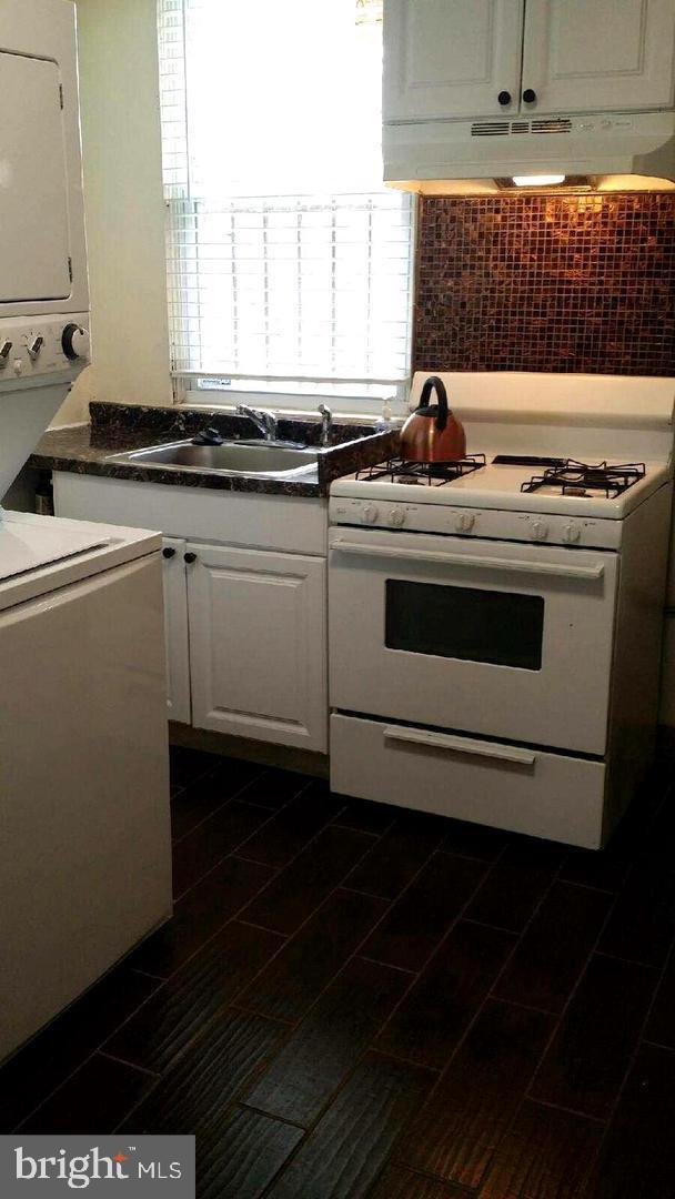 237 Elm St Nw Property Photo 5