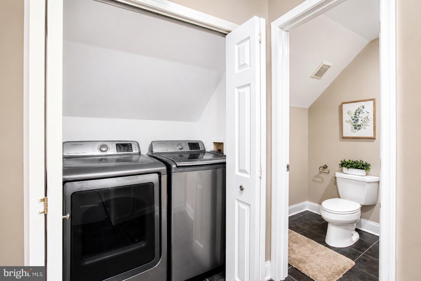 1257 Newton St Ne Property Photo 27