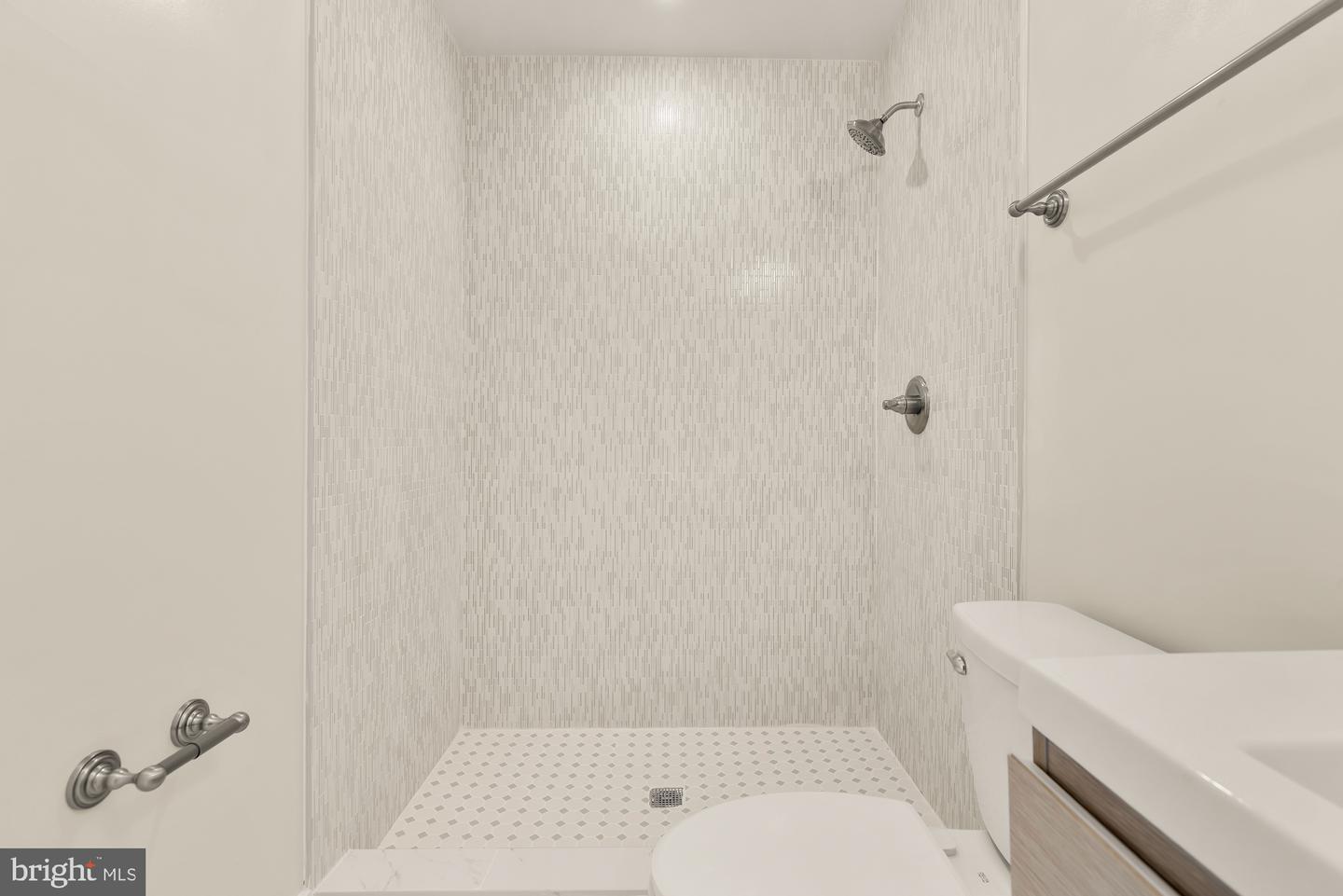 1940 3rd St Ne #6 Property Photo 15