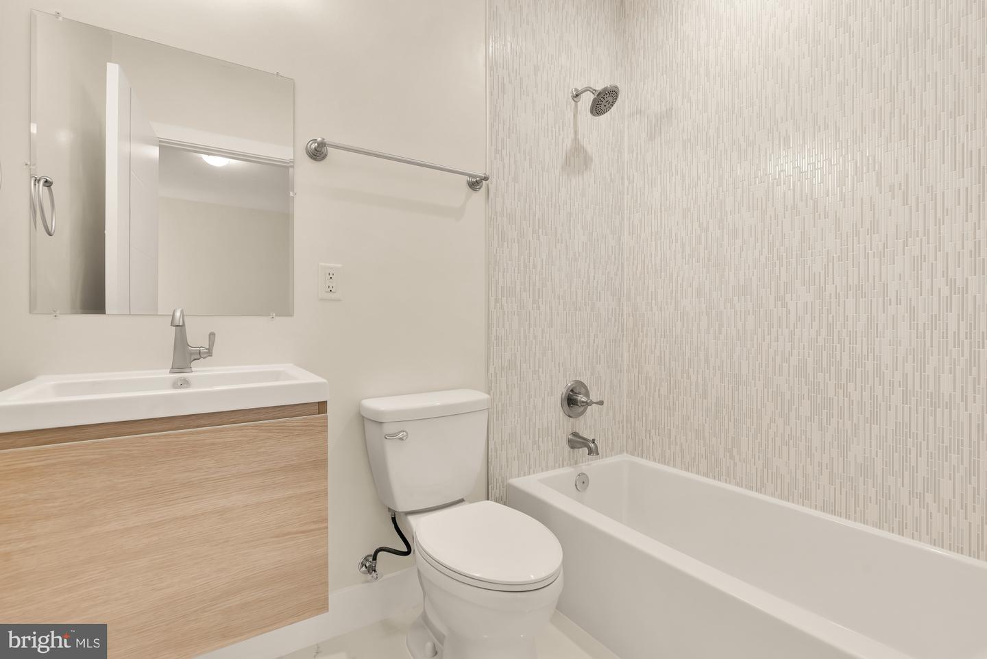 1940 3rd St Ne #6 Property Photo 19