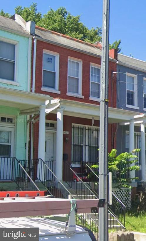 1607 U St Se Property Photo 2